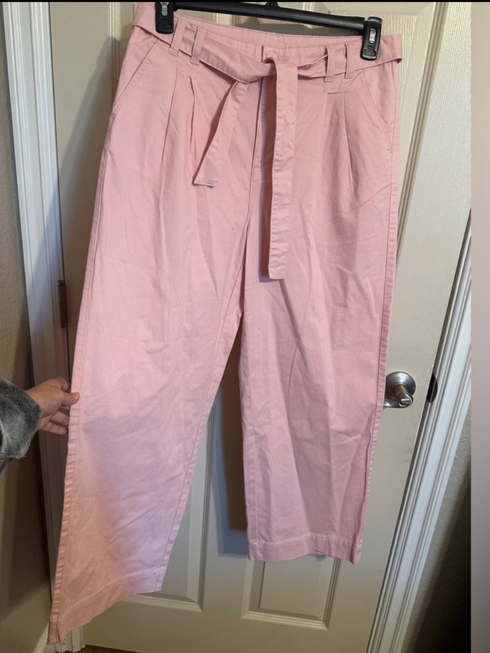 Time and Tru Wide Leg Relaxed Fit w Soft Tie Waist Cropped Pants, Light Pink, 12 - Picture 2 of 7
